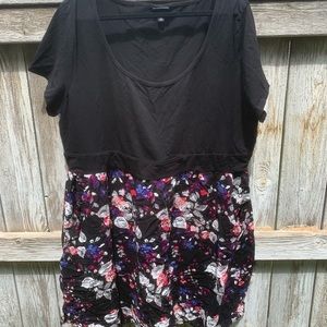 Torrid Floral Skater Drees With Pockets Size 4